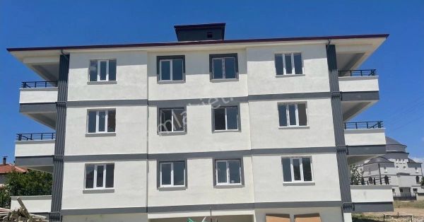 Baki Emlak'tan M.akif Ersoy'da Satılık Daireler