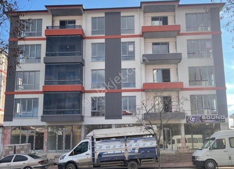 Baki Emlak’tan Ana Cadde Üzerinde Lüx 3+1 Daireler