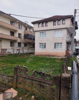 Azmimilli De Satılık Apartman Ve Arsa