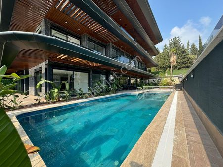 Alanya Hasbahçe 2+1 140m2 Eşyasız Full Aktiviteli Site İçerisinde Merkezi Konumda Bahçe Daire !!!