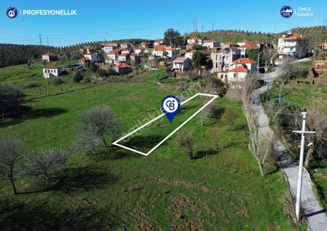 Karaburun Parlak Köy'ü İçinde 290 M² Bahçe