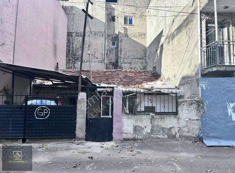 Liva'dan Buca Çamlıpınarda Satılık Müstakil Bahçeli Ev