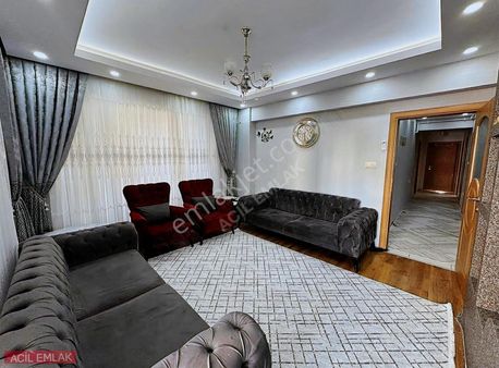 Acil Emlak'tan 4+1 35 Metre Yol Üstü Bakımlı Daire