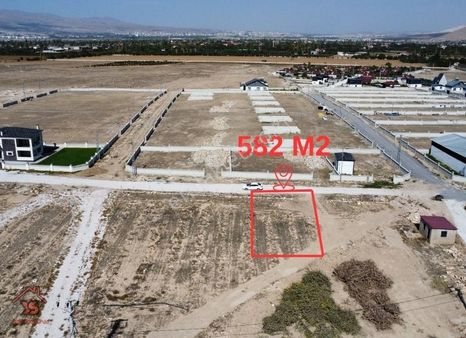 Ysf Emlak'tan Niğde Sazlıca Mevki 582 M2 Satılık Arsa