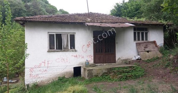 İçinde Köy Evi Bulunan Müstakil Bahçemiz Satılık...