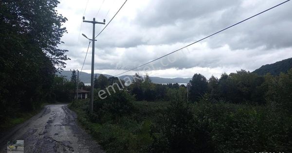 Göl Manzaralı İki Yönden Yola Cepheli Tarlamız Satılık...