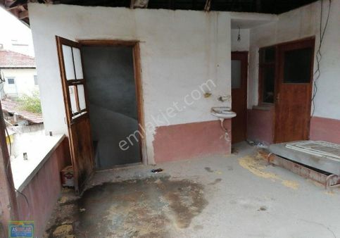 Asemlak Satıyor Satılık Müstakil Ev