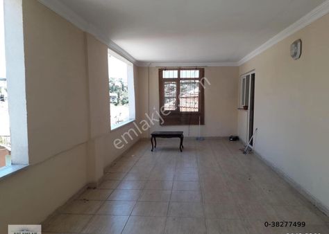 Eti'den Ortaköy'de 40m2 Kapalı Teraslı, 120m2 İç Kullanım Alanlı, Geniş 2+1 Kombili Yenilenmiş Daire