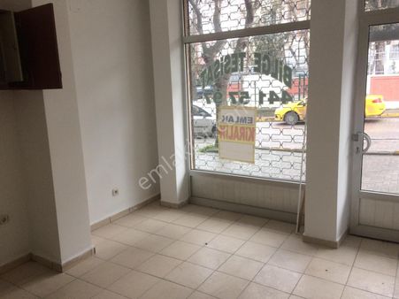 İstanbul House'dan B.evler'de Merkezi Konumda 21m2 Dükkan