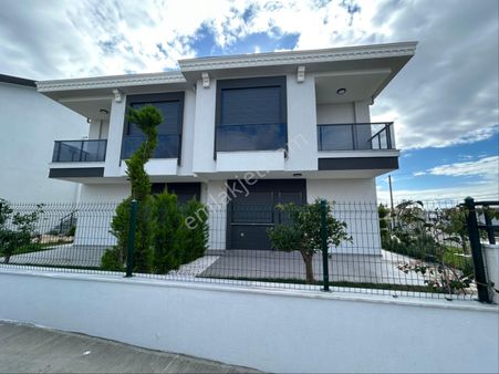 Didimde Havuzlu Sitede 3+1 Villa