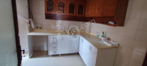 Çorlu Nusratiye Mahallesinde Dört Yol Ağzında Satılık Daire P.n.1456 M