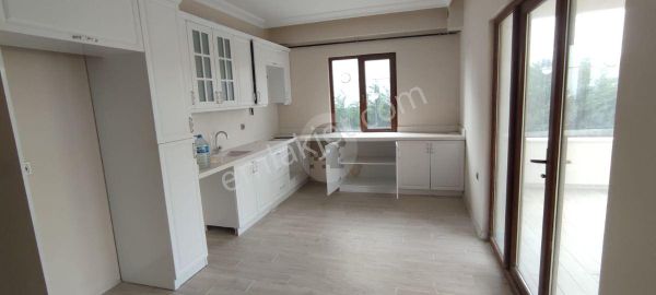 Çorlu Önerler Mahallesinde Müstakil Sitede Satılık Daire P.n.1663 M