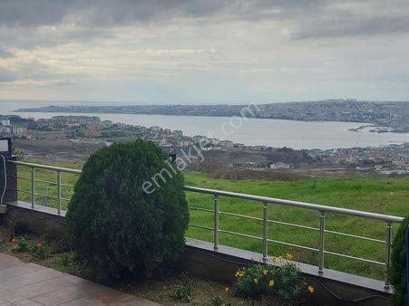 Beylikdüzü Adnan Kahvecıde Vısta 4 Sıtesınde Denız Manzaralı 2+1 Full Sıtede Bahce Kullanımlı Özel