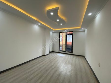 Yusuf Emlaktan Halkalıda Satılık Daire 2 Katta