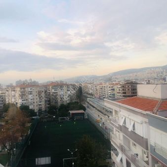 Karşıyaka Yalı Mahallesinde Satılık 3+1 Daire