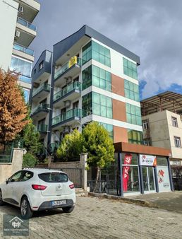 Uğurmumcu Mahllesinde Satılık Lüks Dublex 3+1 Daire