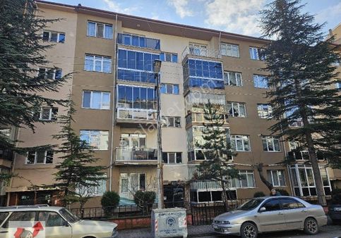 Dönertaş Emlaktan Vişnelik Mah.satılık 3+1 Ara Kat Bakımlı Daire