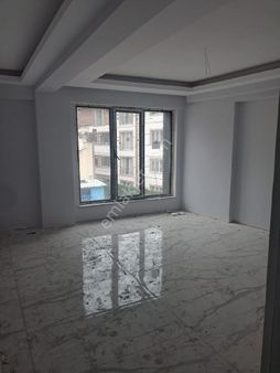 Bandırma Çınarlı Mahallesinde Atatürk İlköğretim Okulunun Karşısında