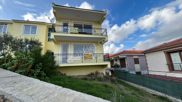 Foça Bağarası'nda Harika Bir Manzaraya Sahip Zeminkat Daire