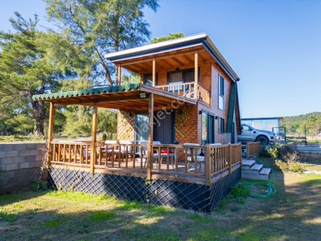 İzmir Menderes Yeniköy Satılık Özel Yapım Ahşap Ev Ve Bahçesi