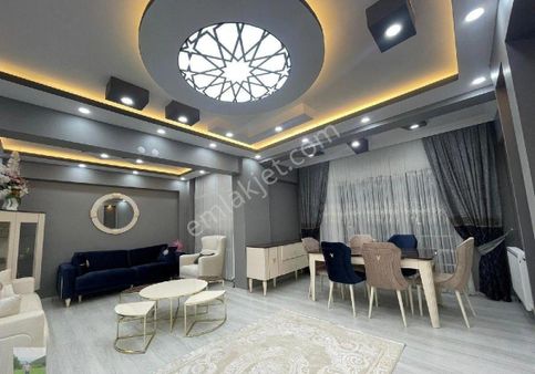 Yuvam Emlaktan Mahsen Mah. Cadde Üzerinde 260 M2 Satılık Dubleks Daire