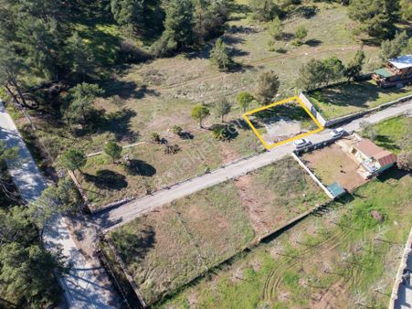 İzmir Menderes Yeniköy Mevkii Doğa İçinde Satılık Tarla