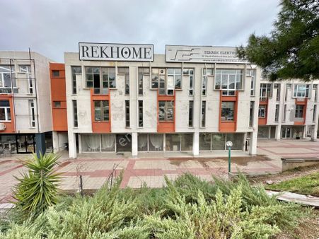 Bornova Mtk Sitesi'nde Satılık 4 Katlı 800 M2 İşyeri