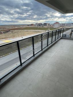 Yavuz Sukltan Selim Caddesine Cephe 3+1 Daire