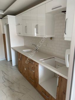 Emrah Emlak Tan Gençlik Caddesinde 3 +1 Sıfır Daire