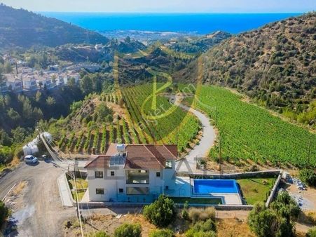 Girne Ilgaz'da Muhteşem Deniz – Dağ Manzaralı Ultra Lüks Özel Kalem Villa !!!