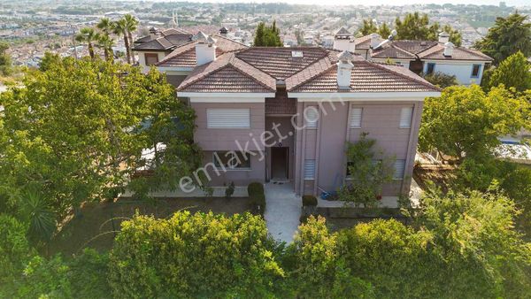 1000 M² Arsa İçerisinde Deniz Manzaralı Tek Müstakil Villa...