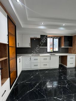 Turgutlu Satılık Sıfır Daire Ergenekon Mah 155m2 3+1 Oda 1. Kat Asansörlü Merkezi Sistem Otoparklı