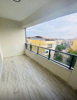 Heykeller Yakını Sıfır Daireler