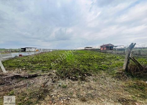 Çorlu Seymen Mahallesi'nde Satılık 1002 M² Etrafı Çevrili Tarla