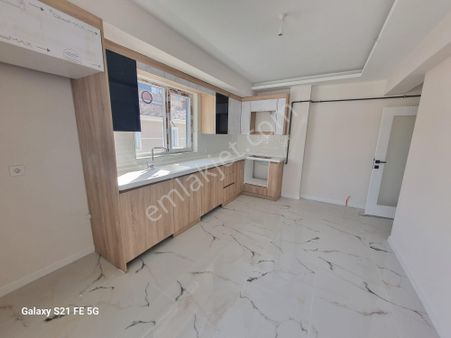 Demiröz Gayrimenkulden 29 Ekim Mahallesinde Katta Ferah 3+1 Geniş Dairemiz !!