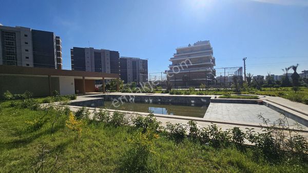 Altıntaş'ta Caddeye Yakın Sitede Satılık 2+1 Daire