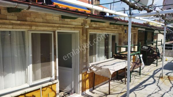 Salihli Seyrantepe Mahallesinde Satılık İki Katlı Müstakil Bina