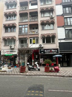 Altıeylül Okulu Karşısı Satılık Fırsat Niteliğinde 3+1daire
