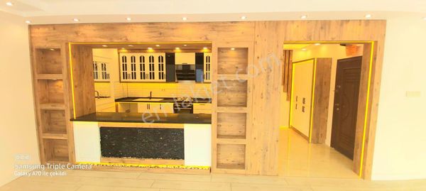 Esenyalı Da 3+1 150 M2 Arakatta, Lüks Dizayn, Şehir Manzaralı Daire