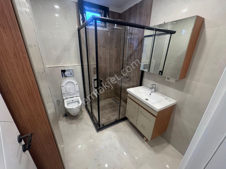 Feyzullah Mah. Kapalı Otoparklı 2 Banyolu Ön Cephe Arakat 3+1