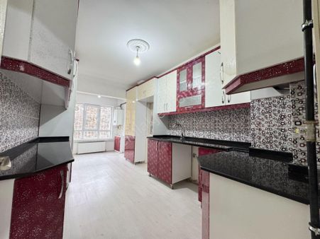 Bulvar'dan Sitede Yapılı Masrafsız Fatih Mah Asansörlü 3+1 Fırsat