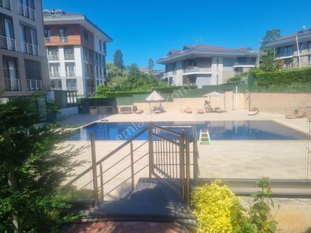 Zekeriyaköy Aktiviteli Havuzlı Yeni Sitede 3+1 Kış Bahçeli Daire