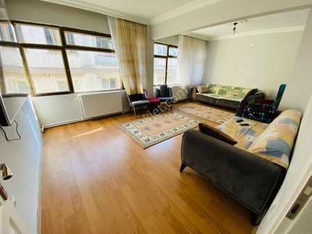 İnönü Cadde Yakınında 3+1 130m2 Temiz Bakımlı Arakat Çift Cepheli Daire