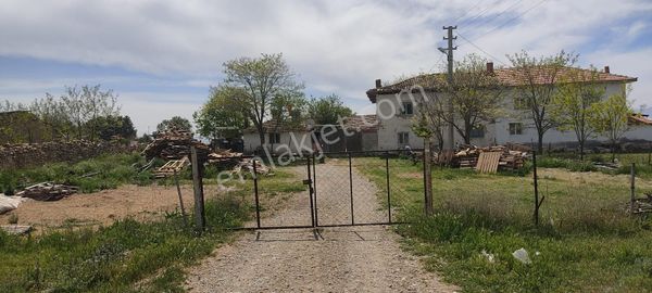 Afyonkarahisar Dazkırı Bozan Köyünde Toplam 4115 M2 Satılık Arsa 4.500.000 Tl Az Pazarlıklı