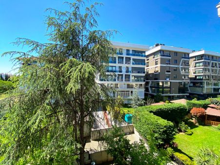 Acıbadem Metro Yakın 2.kat Güney Cephe Kombili 100m2 Satılık 2+1