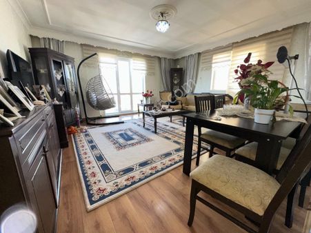 Atapark Mah 3.kat Asansörlü Manzaralı 5+1 210 M2 Çift Girişli