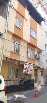 Karabaglar Yunus Emre Mahalleside 3katlı Satılık Müstakil Bina