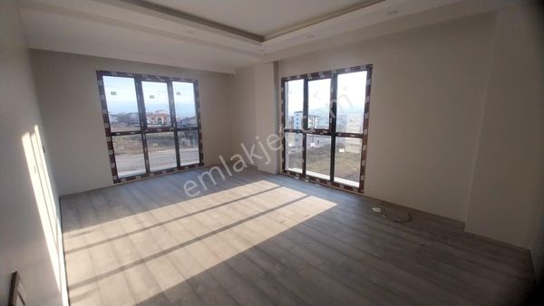 Ekşioğlu 'dan Tekirdağ Süleymanpaşa Zafer Mahallesi Satılık Daire 2+1