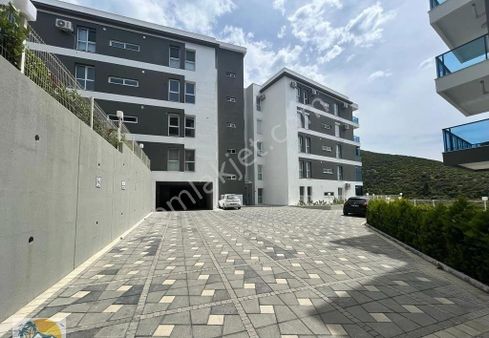Aydın Kuşadası Ege Mahallesinde 3+1 Satılık Daire