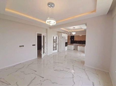 Akçay Emlak'tan Akşehir Gazi Mahallesinde Satılık Lüks 3+1 Daire